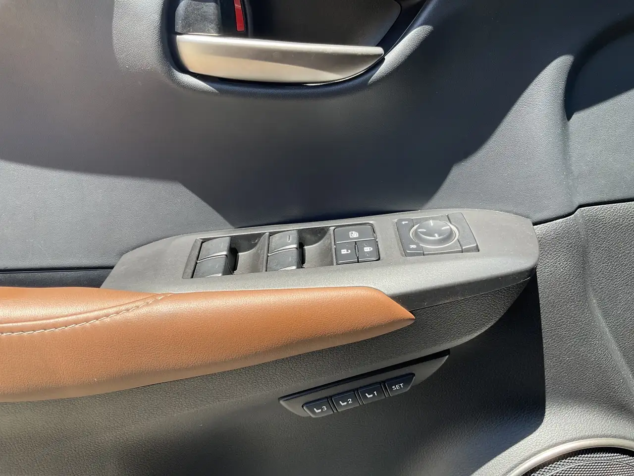 Lexus NX снимка Lexus NX