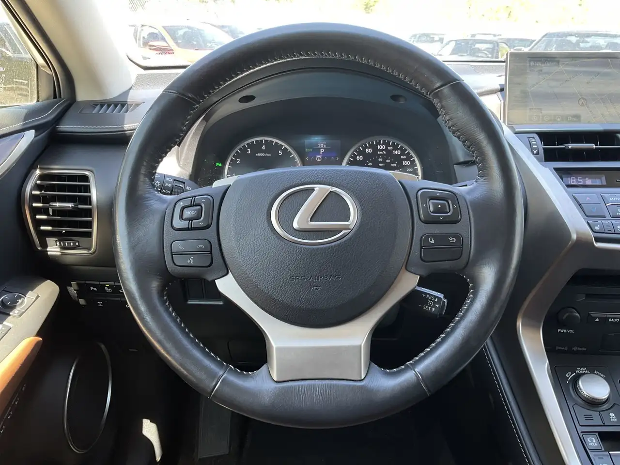 Lexus NX снимка Lexus NX