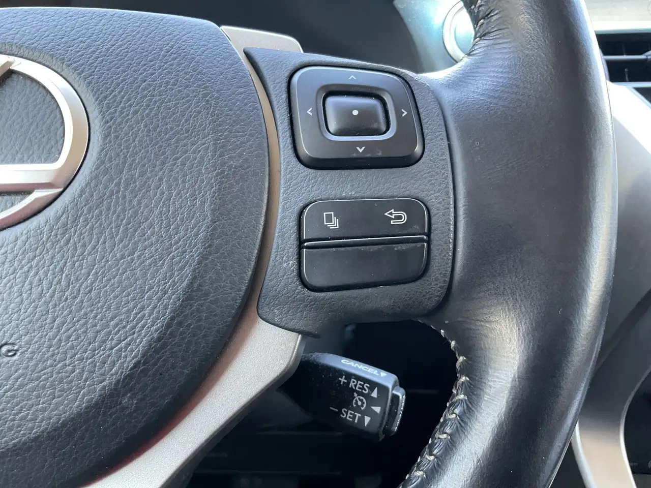 Lexus NX снимка Lexus NX