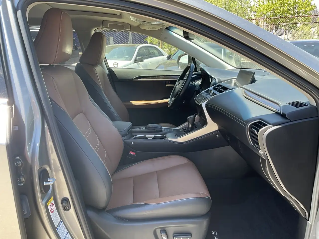 Lexus NX снимка Lexus NX