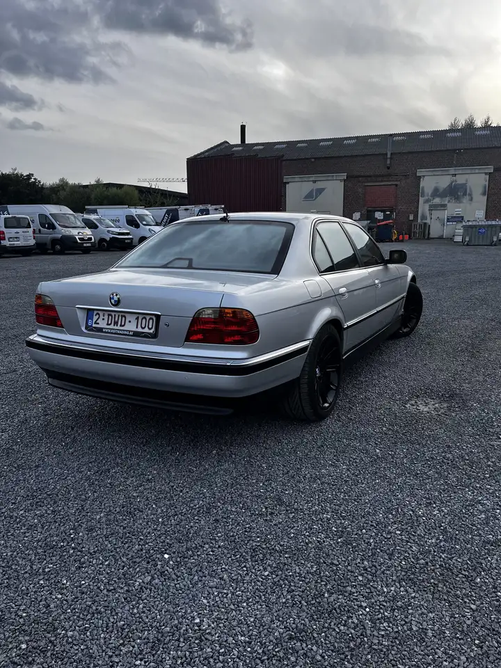 BMW 735iA, foto 3