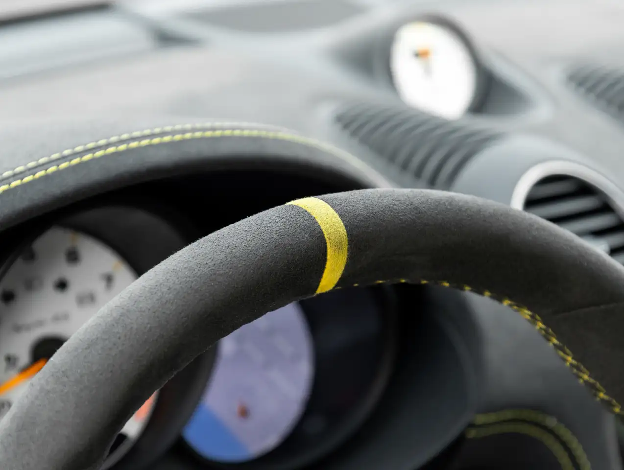 Porsche 718 Spyder снимка Porsche 718 Spyder