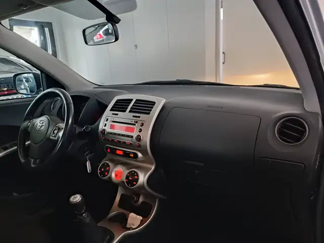 Toyota Urban Cruiser view 11