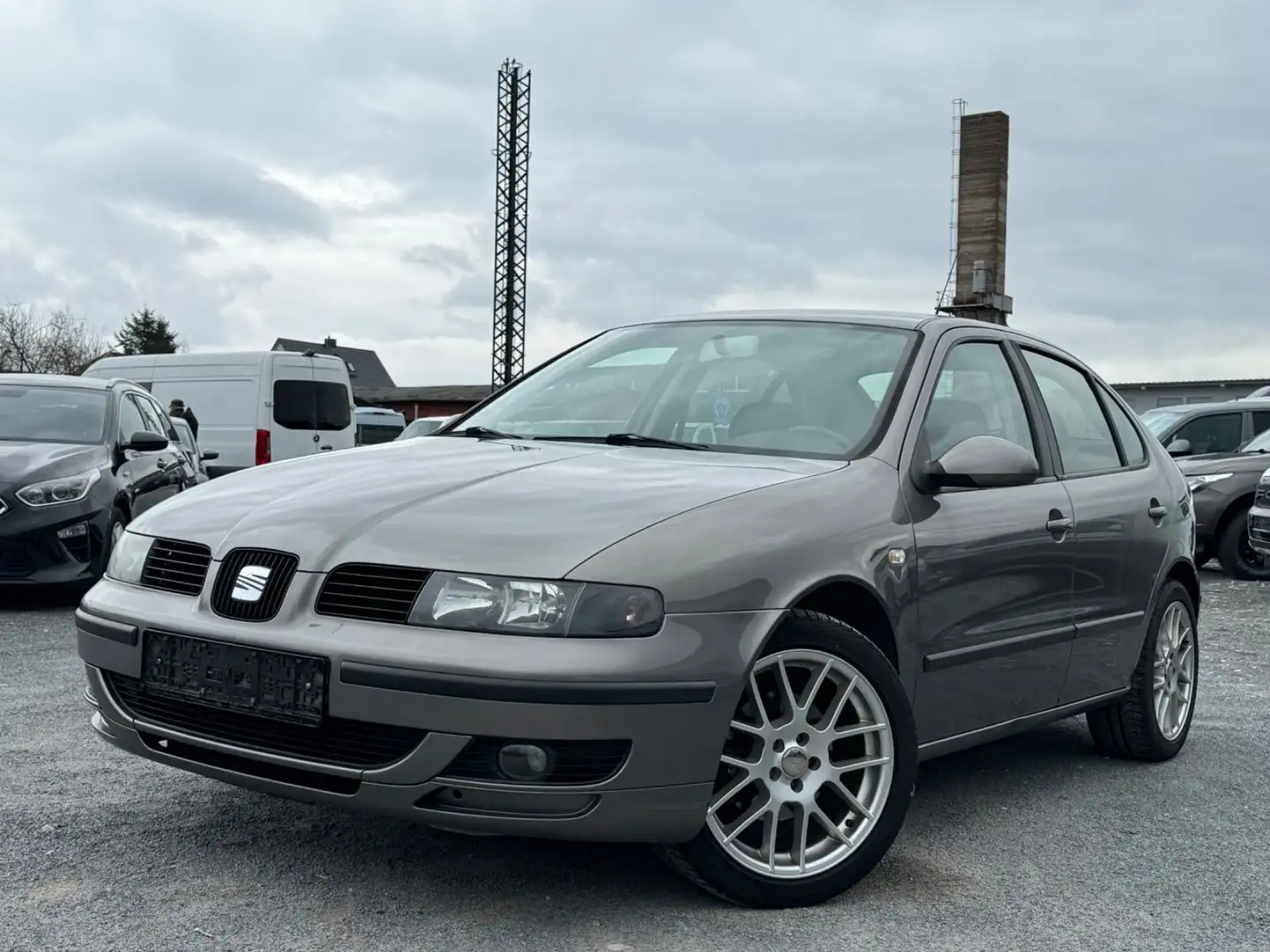 SEAT Leon Pulso/KLIMAAUTOMATIK/EURO 4 Grau - 1