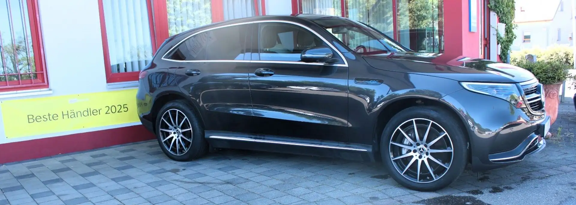 Mercedes-Benz EQC 400 400 4Matic*AMG*LEDER*AHK*20" Groen - 1