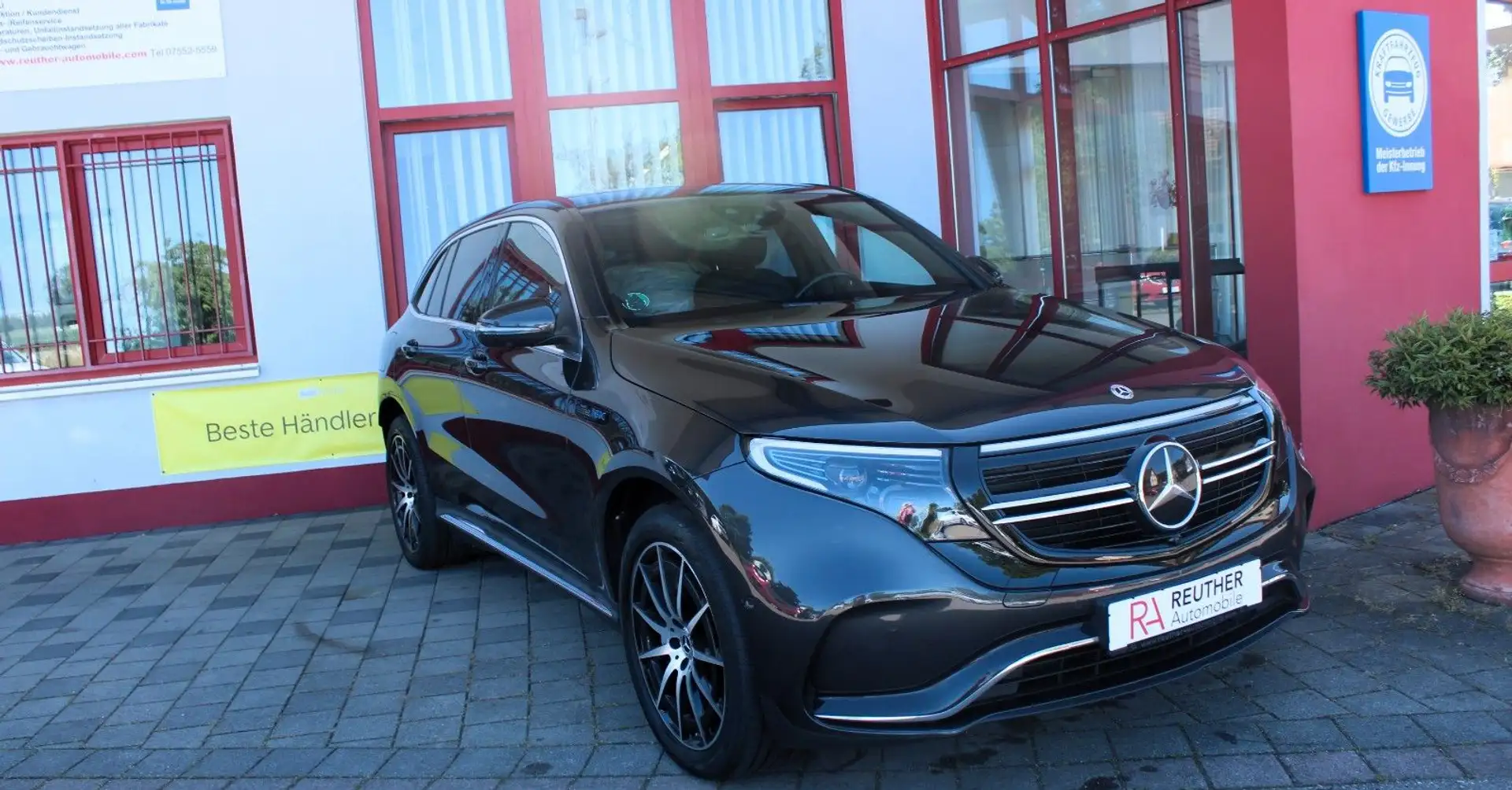 Mercedes-Benz EQC 400 400 4Matic*AMG*LEDER*AHK*20" Groen - 2