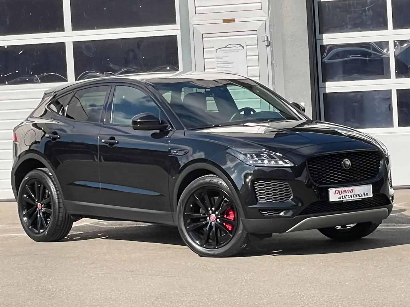 Jaguar E-Pace D240 AWD Aut BlackPack 20" Pano 1Hd TOP! Schwarz - 2