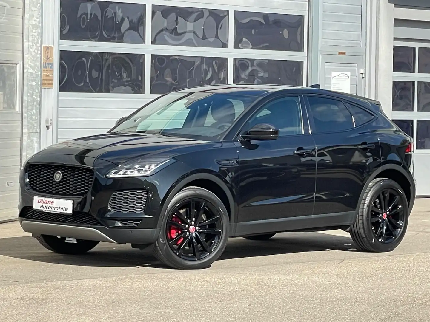 Jaguar E-Pace D240 AWD Aut BlackPack 20" Pano 1Hd TOP! Schwarz - 1
