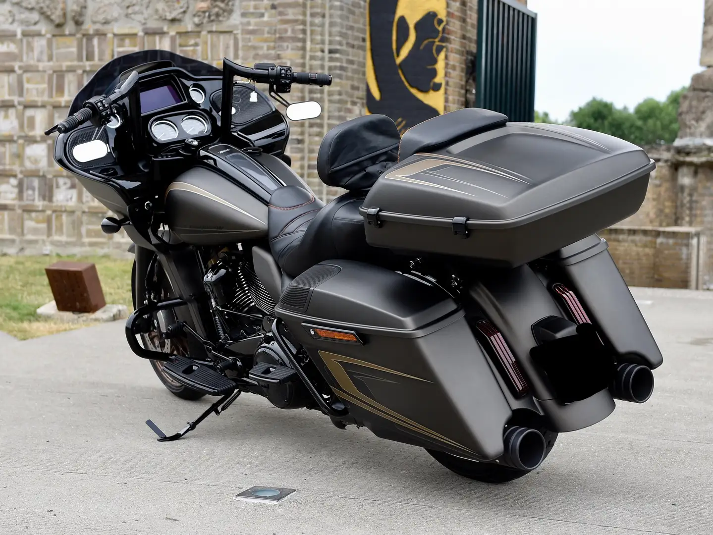 Harley-Davidson Road Glide ST Černá - 1