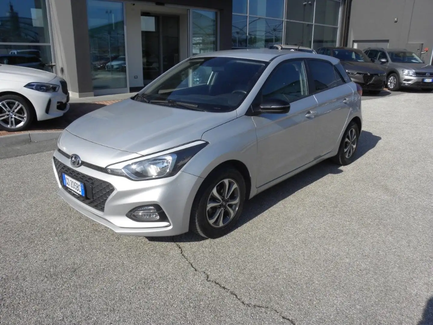 Hyundai i20 1.2 5 porte Connectline Silber - 1