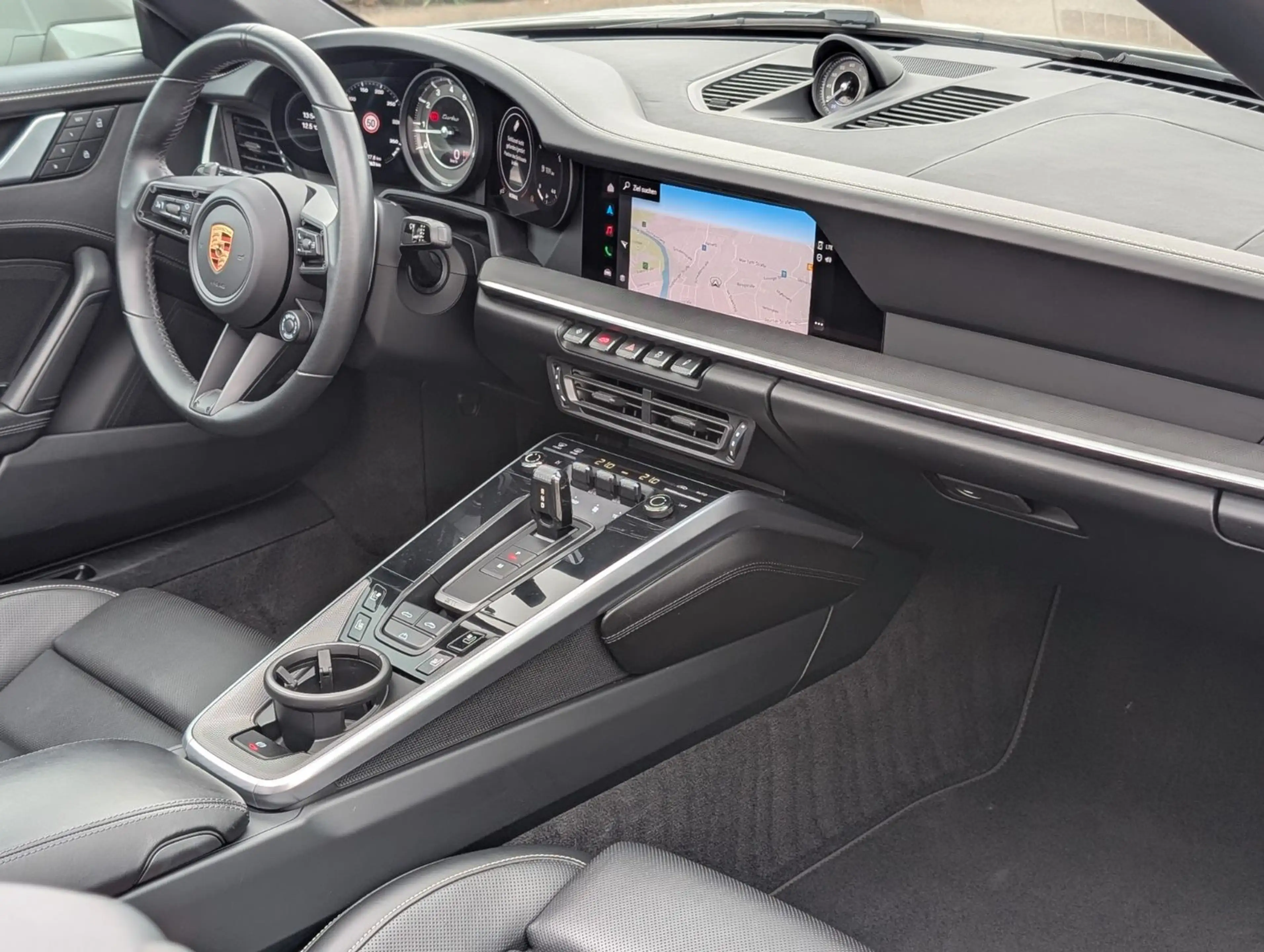 Porsche 992 911 Turbo *Cabrio*PDK*Assist*Exclusiv*360* — photo 7