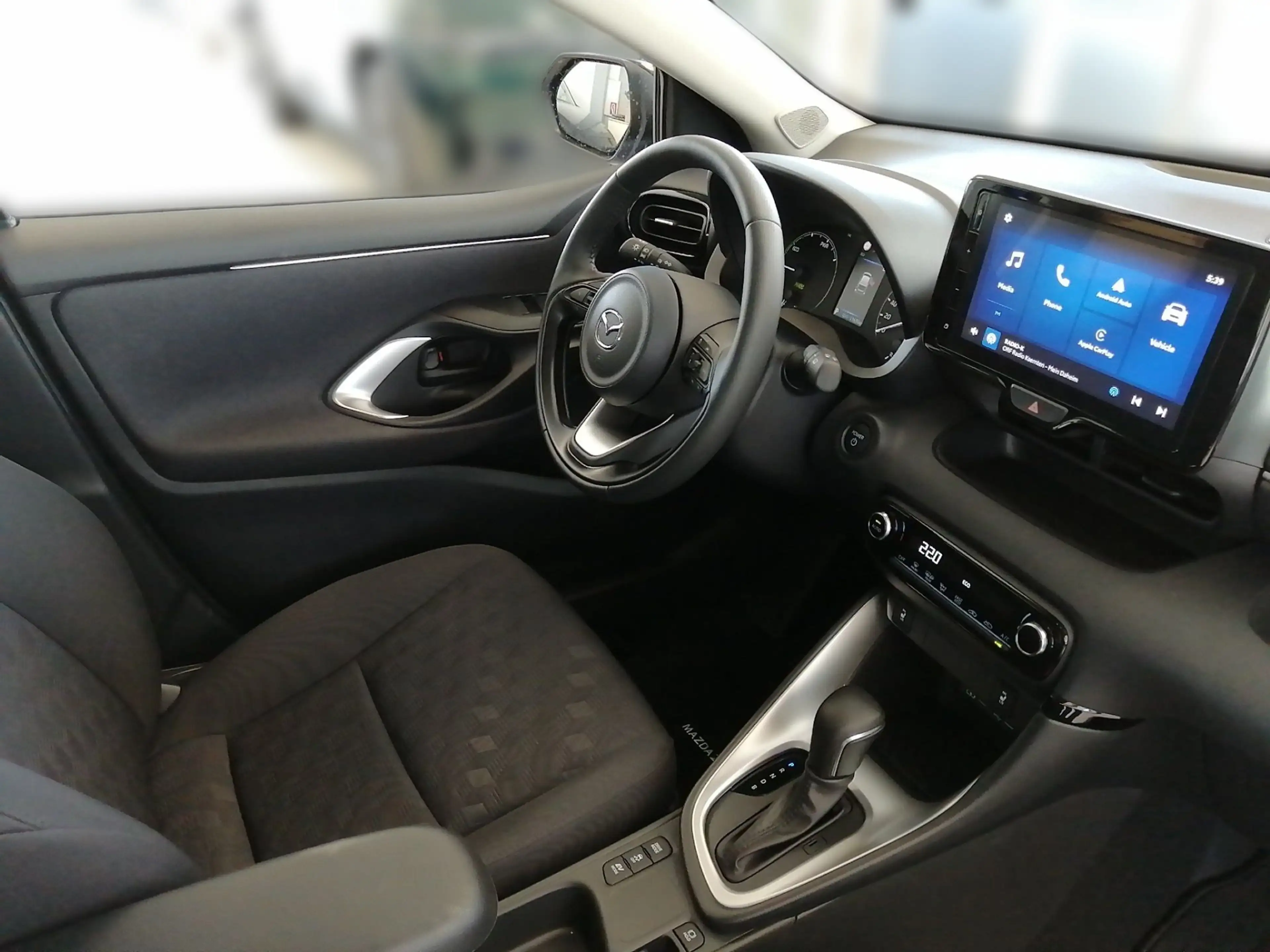 Mazda 2 Hybrid Exclusive-Line — photo 14