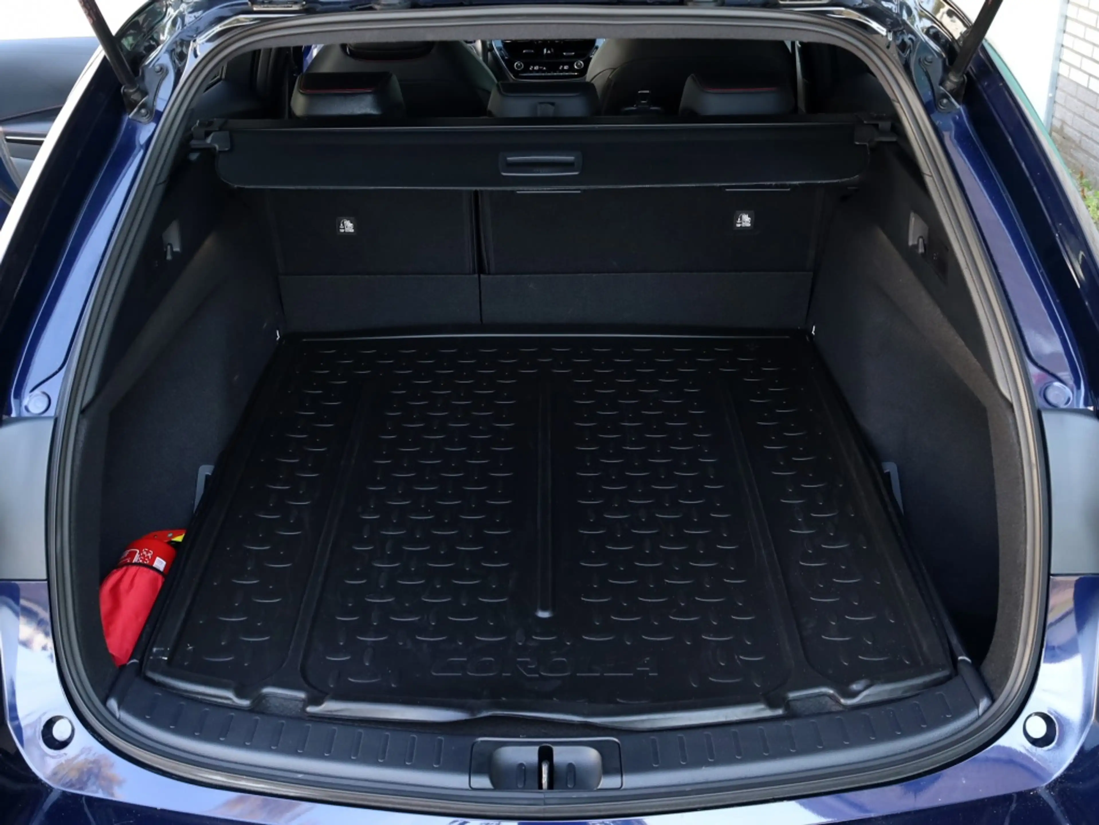 Toyota Corolla Touring Sports Hybrid 140 GR Sport — photo 30