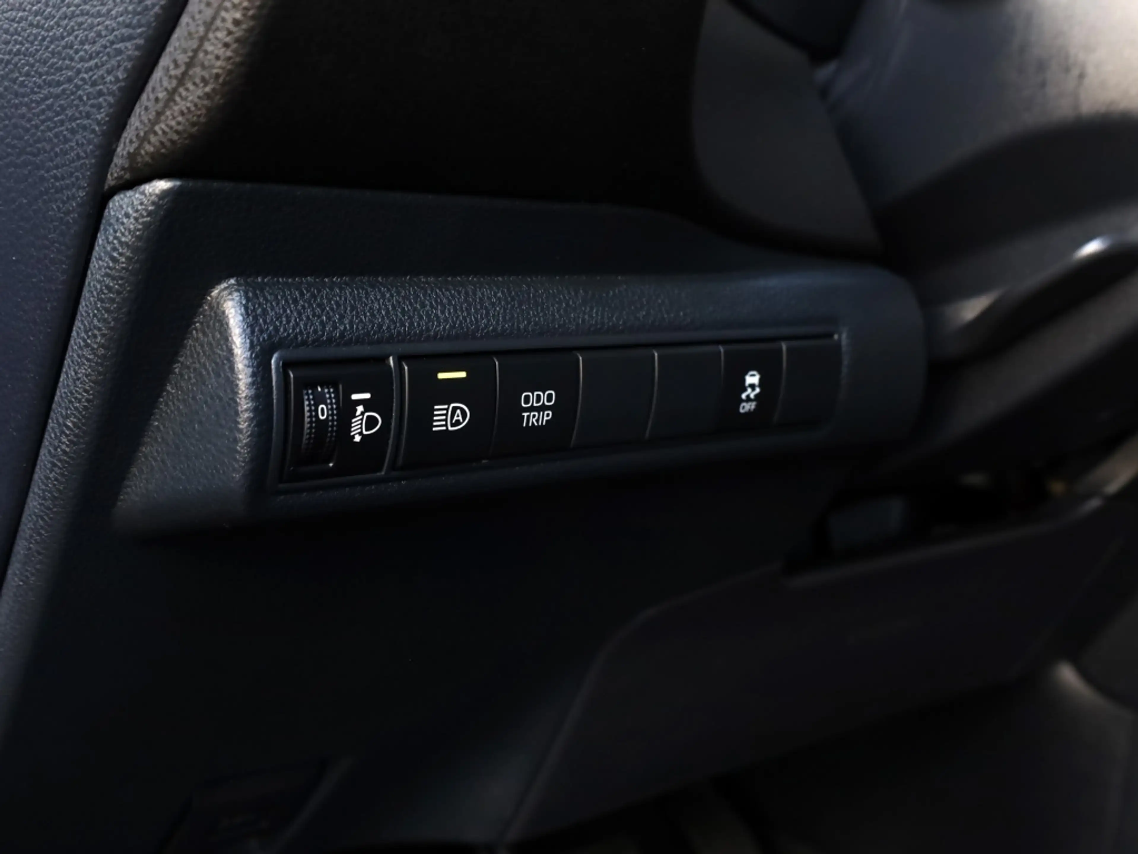 Toyota Corolla Touring Sports Hybrid 140 GR Sport — photo 26