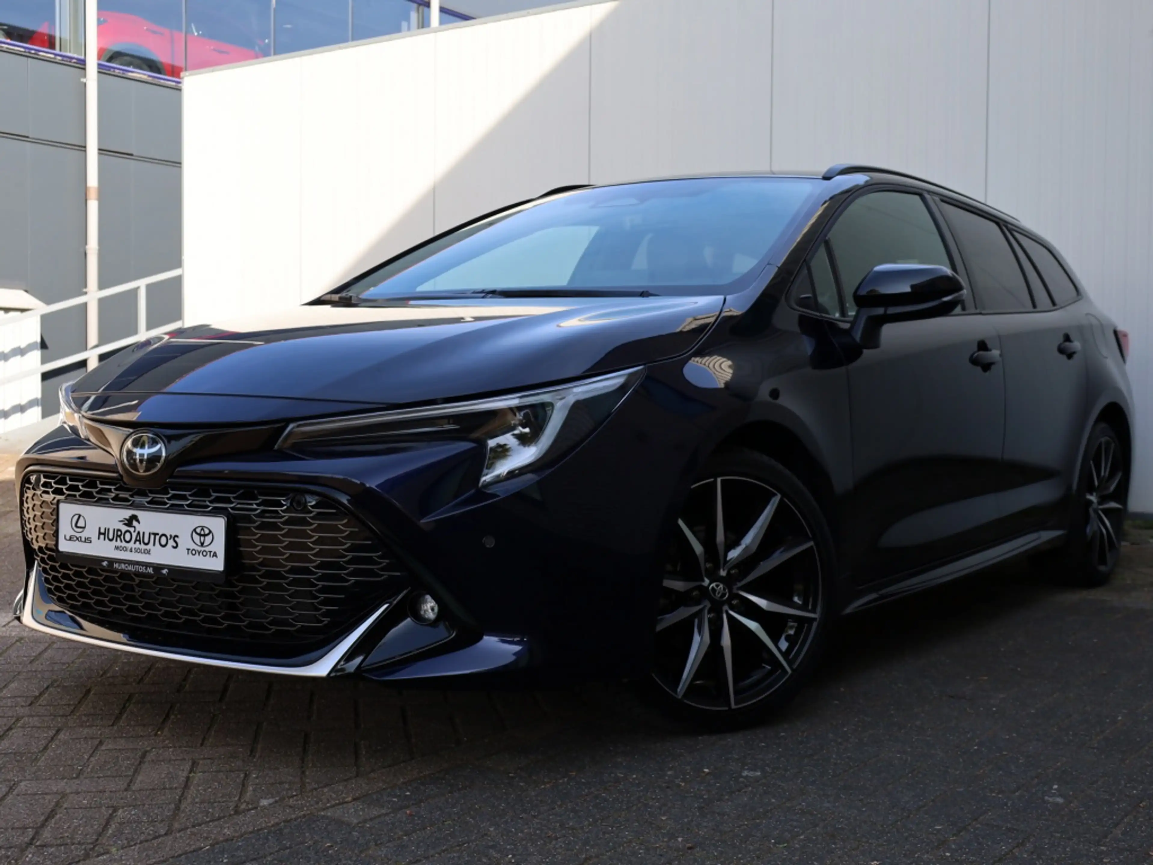 Toyota Corolla Touring Sports Hybrid 140 GR Sport — photo 9