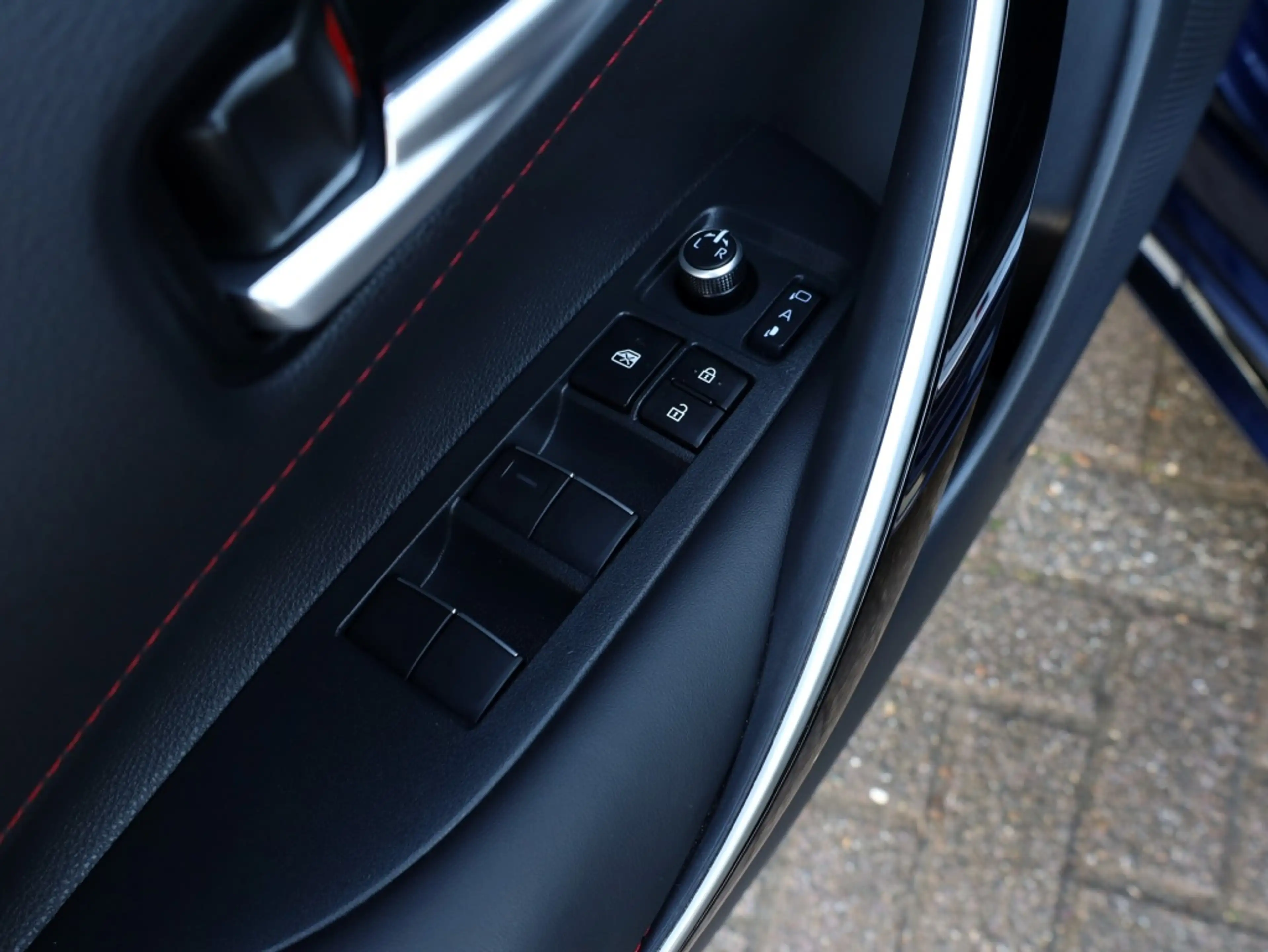 Toyota Corolla Touring Sports Hybrid 140 GR Sport — photo 27