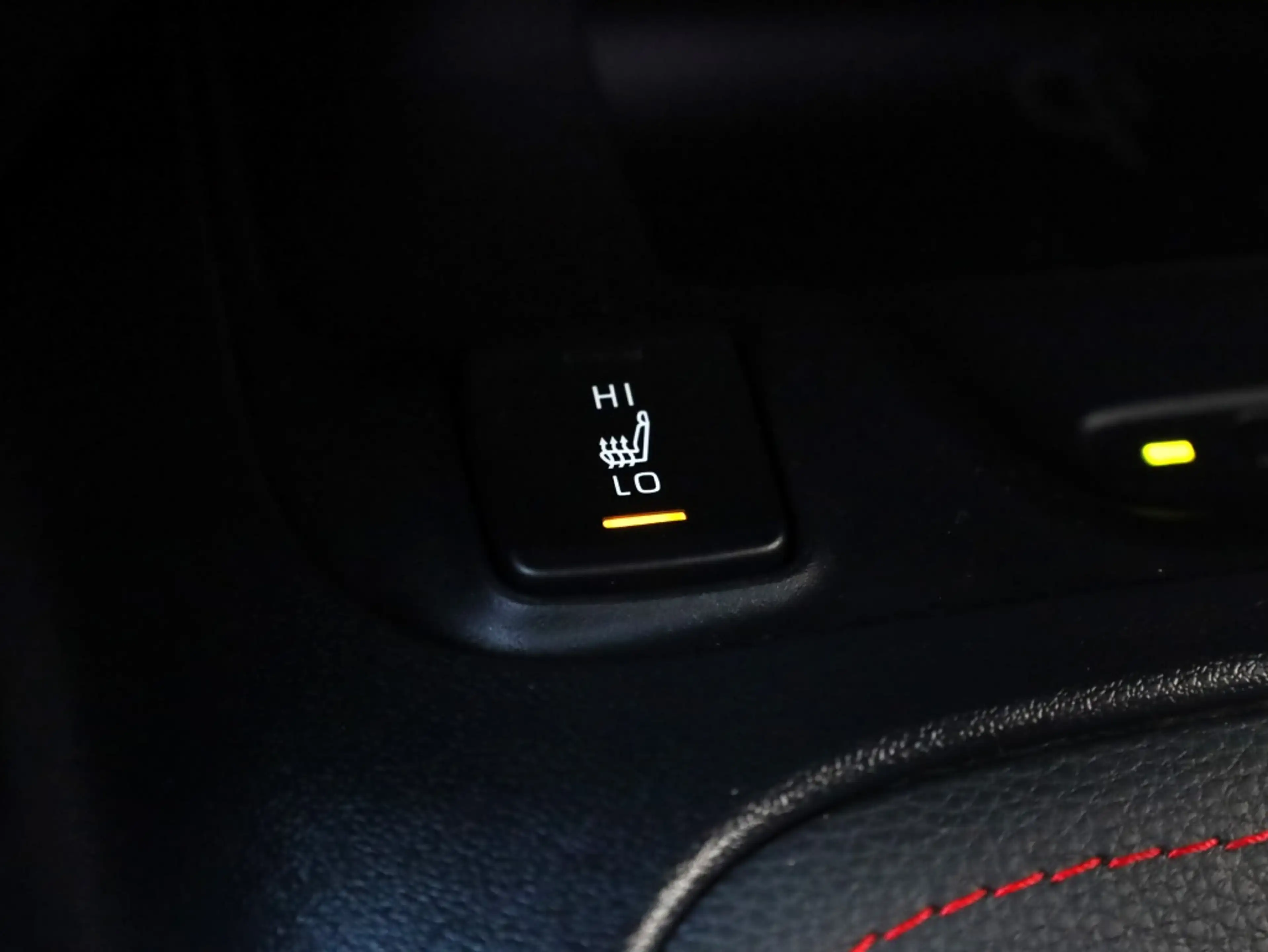 Toyota Corolla Touring Sports Hybrid 140 GR Sport — photo 25