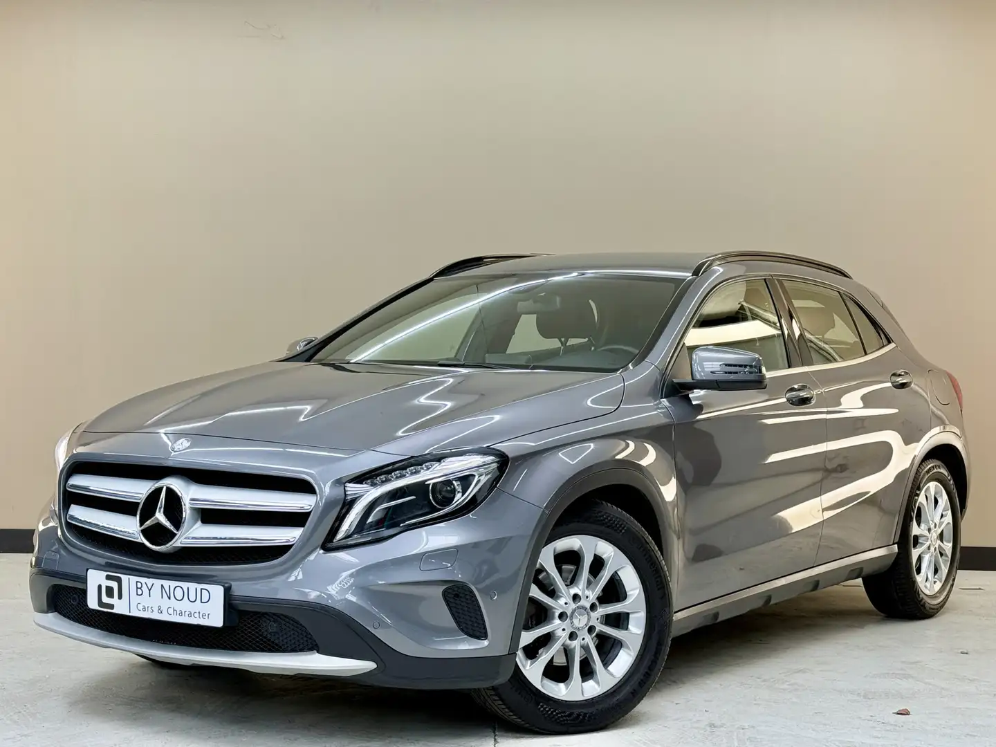 Mercedes-Benz GLA 200 Ambition, 157Pk, 2014, Navigatie, Cruise control, Grijs - 1