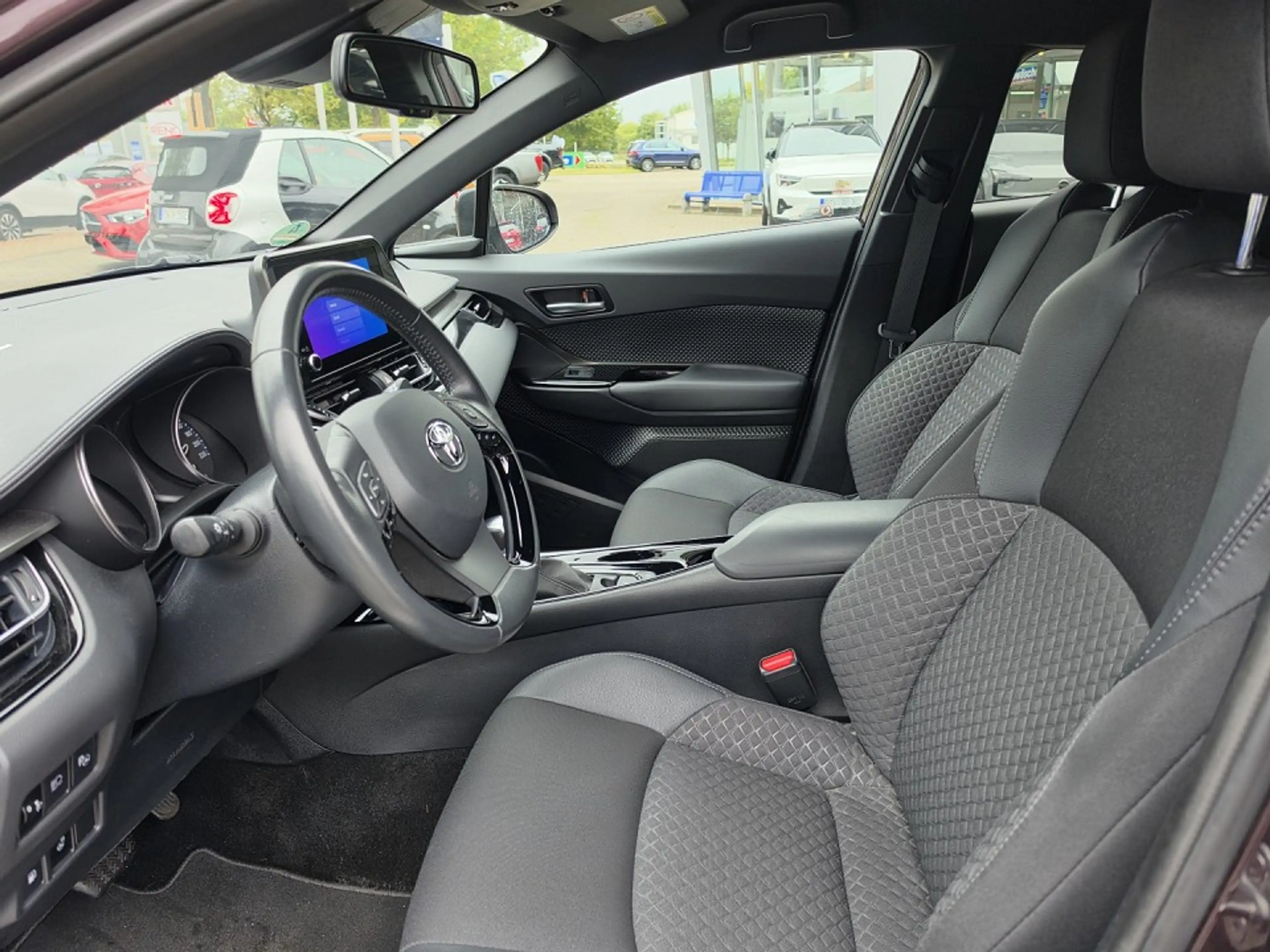 Toyota C-HR 1.8 Hybrid (122 PS) Team D — photo 3