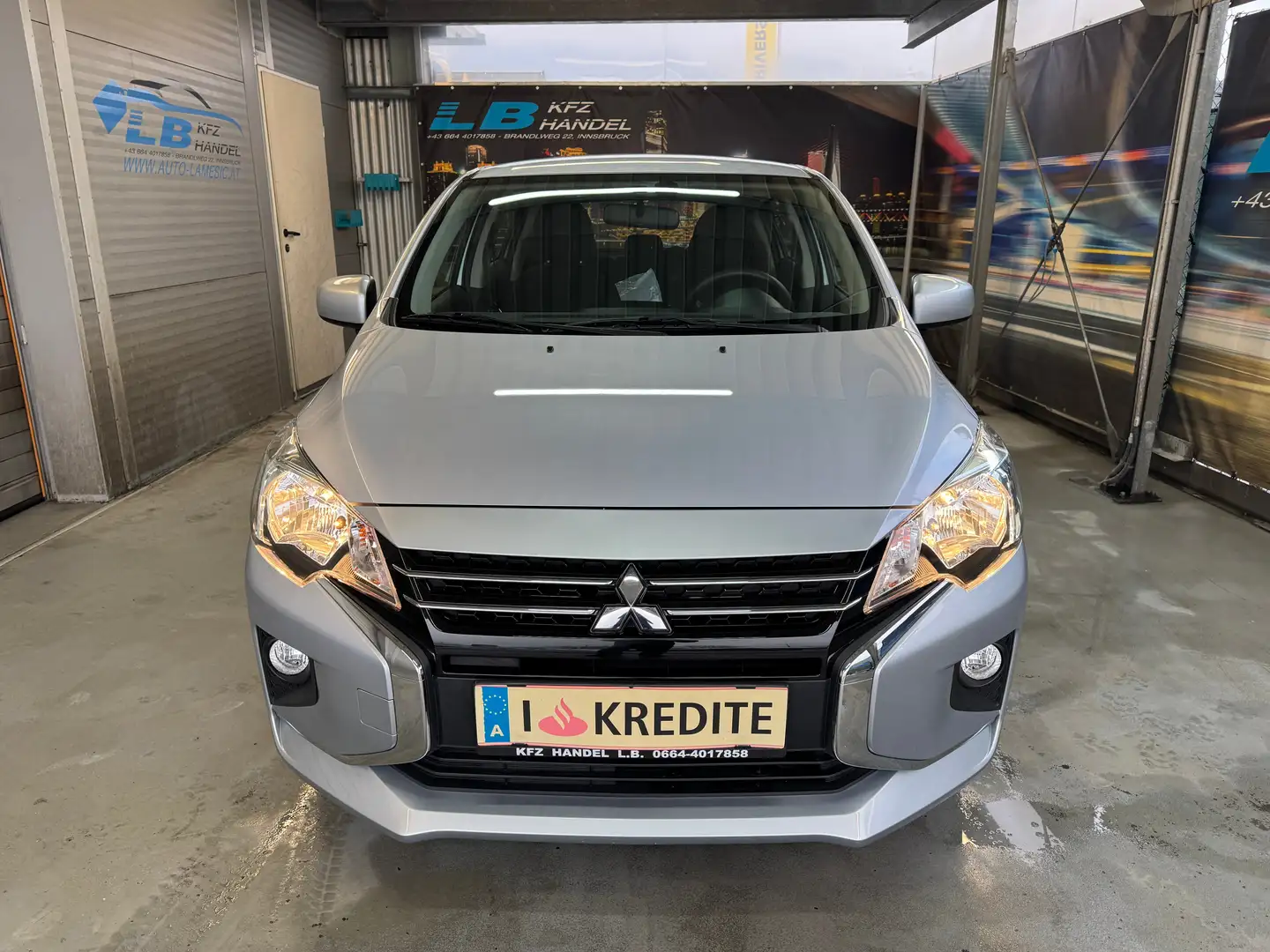 Mitsubishi Space Star Grau - 2