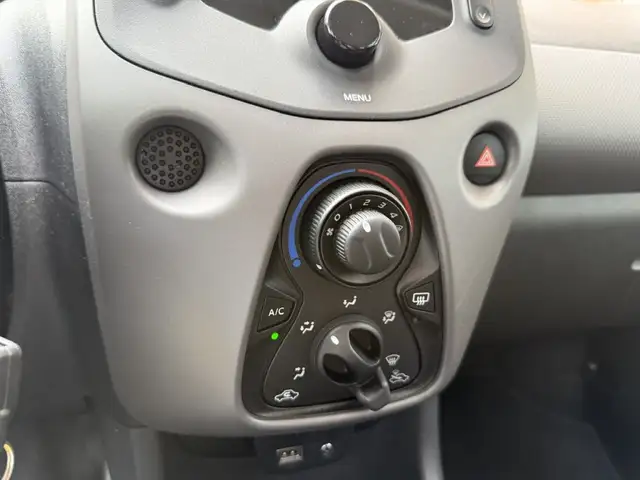Peugeot 108 view 19