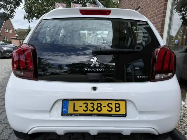 Peugeot 108 view 11