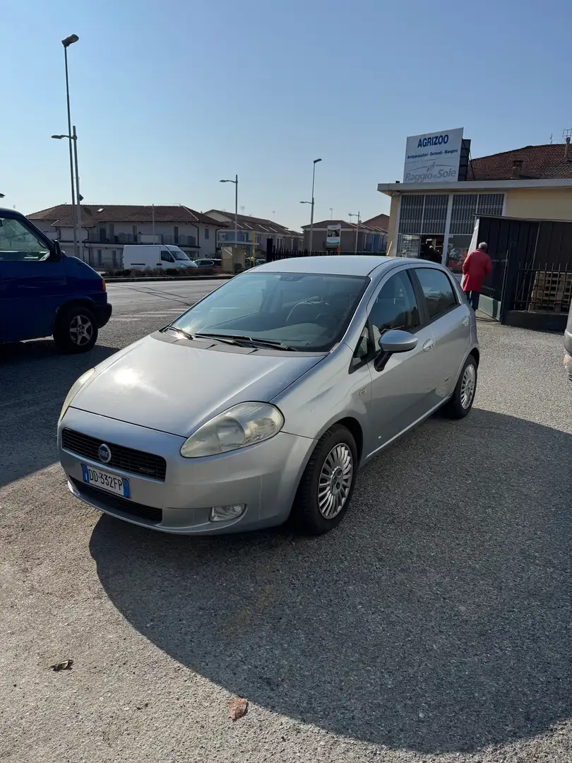 Fiat Grande Punto 5p 1.3 mjt 16v Dynamic 90cv 6m - 1