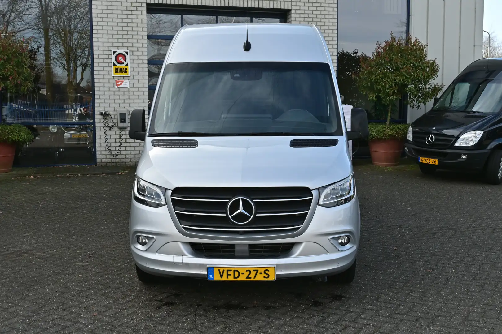 Mercedes-Benz Sprinter 319 CDI 3.0 V6 L2H2 LED, MBUX 10.25 met 360 graden Argent - 2