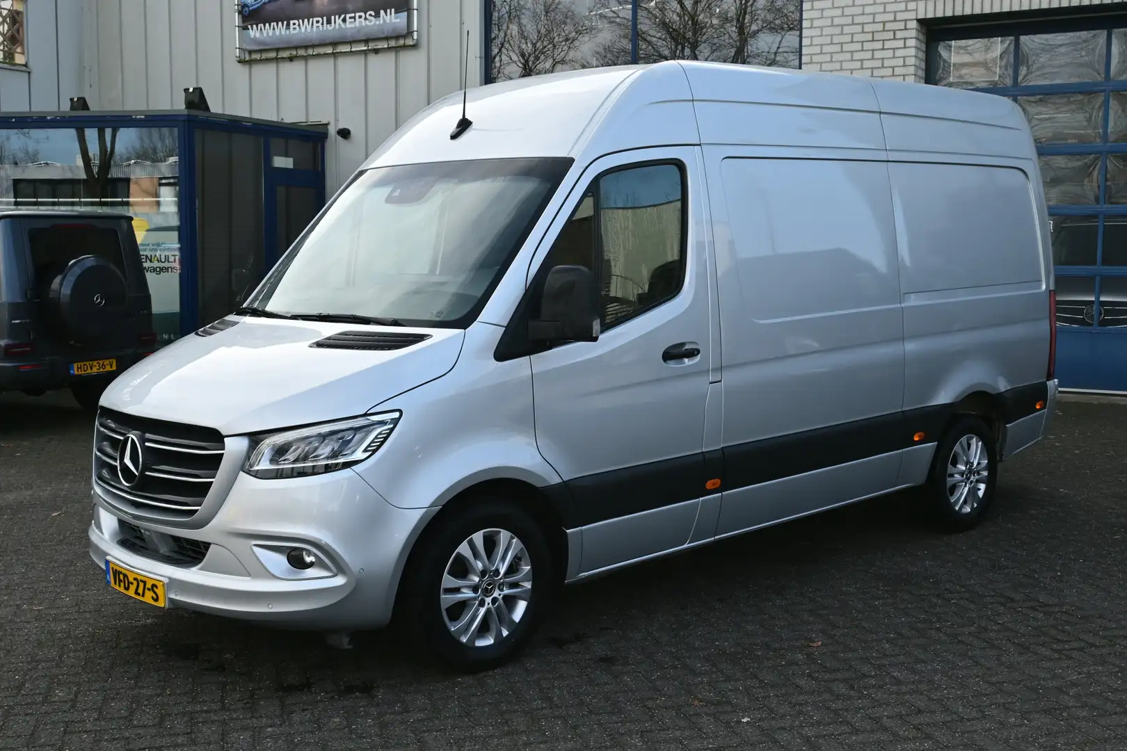 Mercedes-Benz Sprinter 319 CDI 3.0 V6 L2H2 LED, MBUX 10.25 met 360 graden Argent - 1