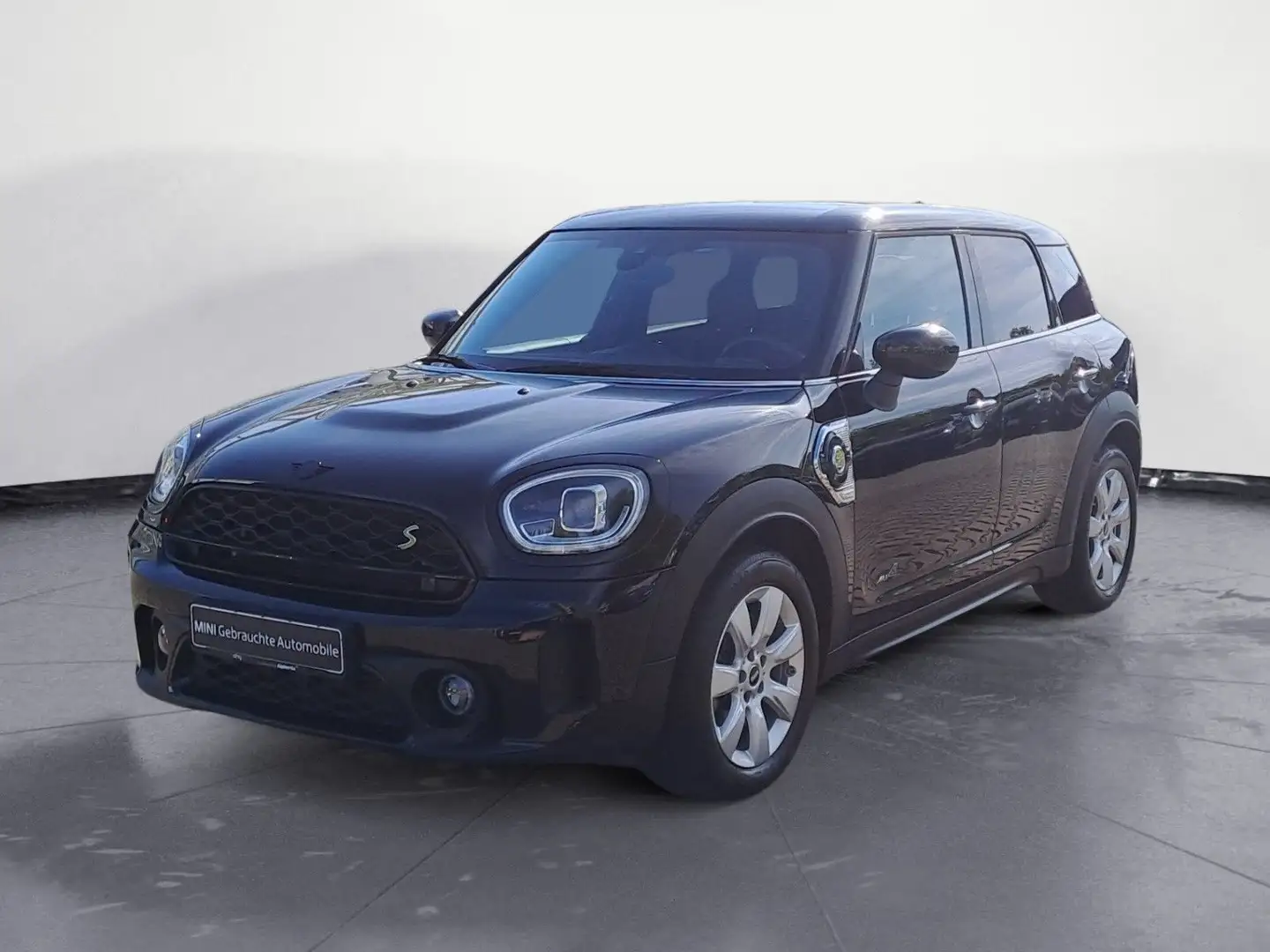 MINI Cooper SE Countryman Countryman Cooper SE. ALL4 Essential Trim Aut. Schwarz - 2