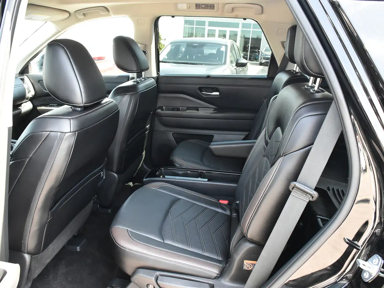Nissan Pathfinder снимка Nissan Pathfinder