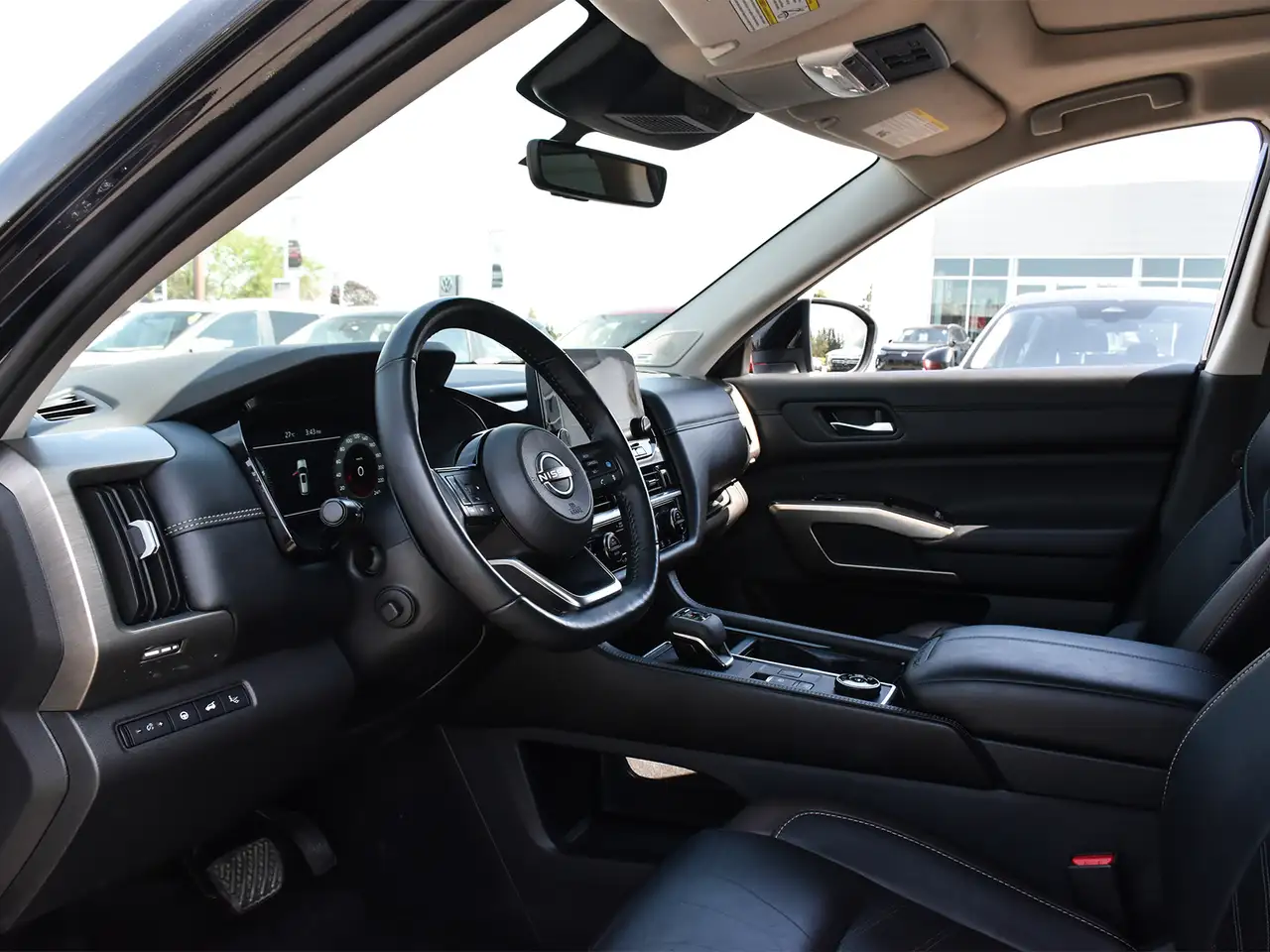 Nissan Pathfinder снимка Nissan Pathfinder