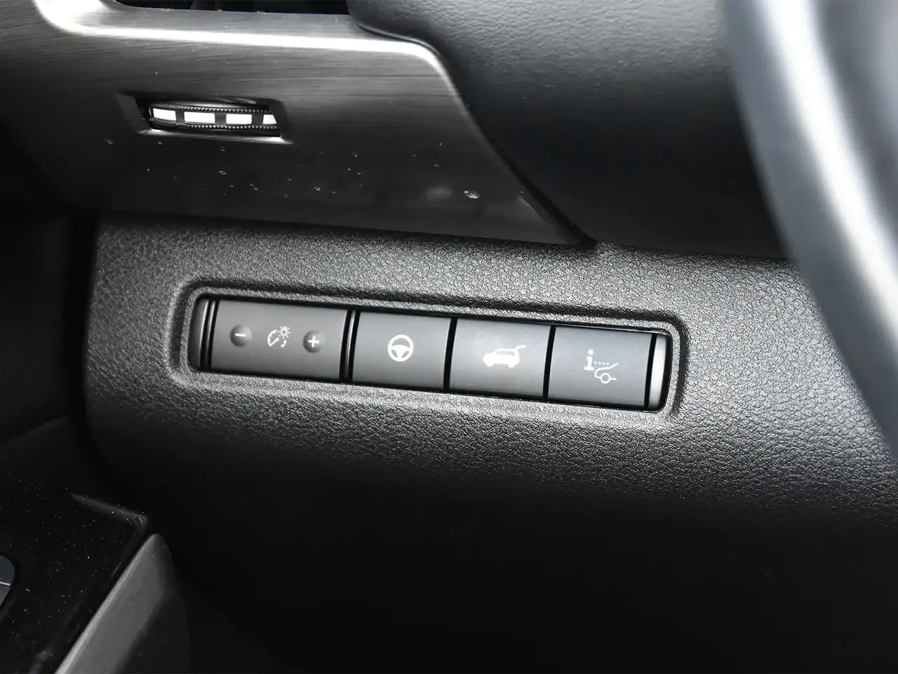Nissan Pathfinder снимка Nissan Pathfinder