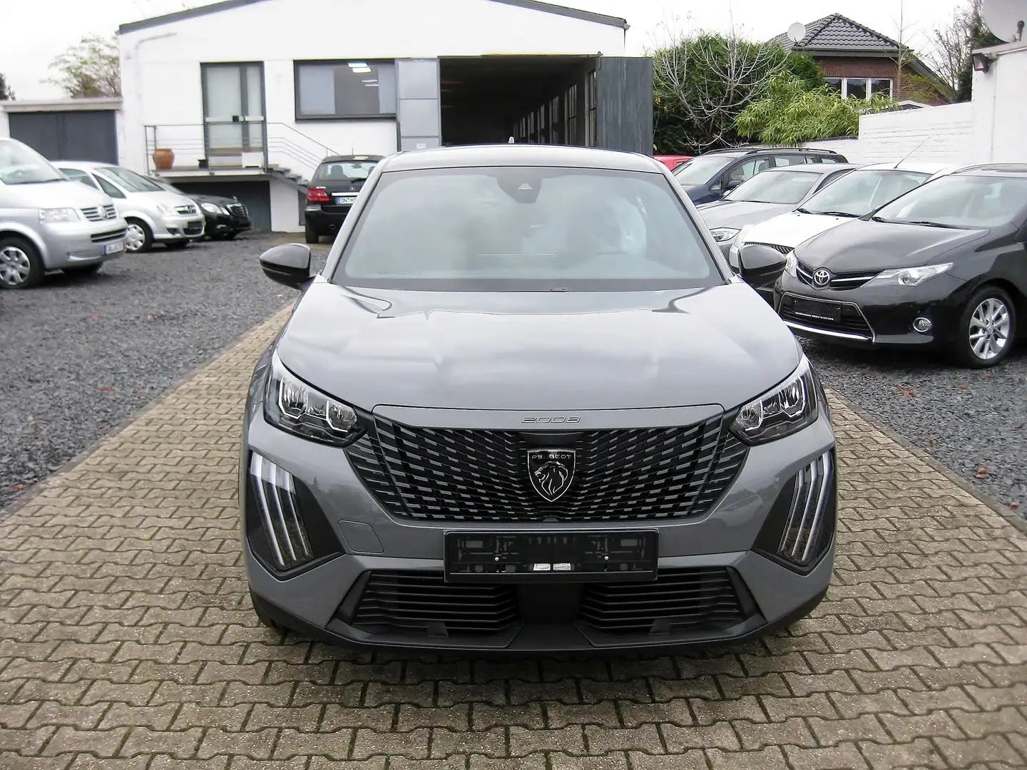 Peugeot 2008 PureTech 100 Navi, Facelift, Sofort Gris - 1