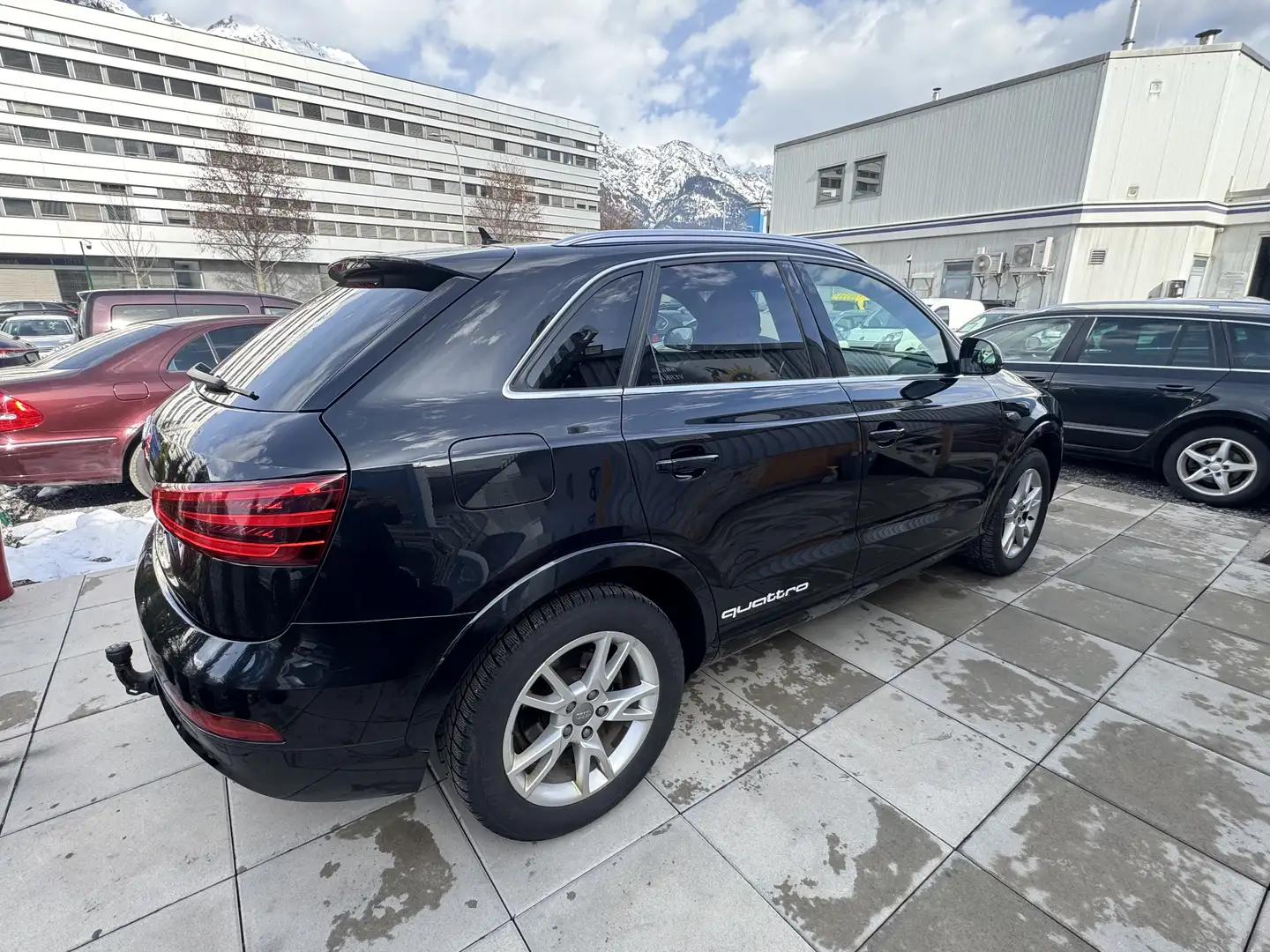 Audi Q3 2.0 TDI quattro Schwarz - 2