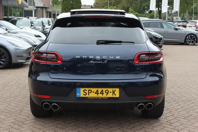Porsche Macan view 15