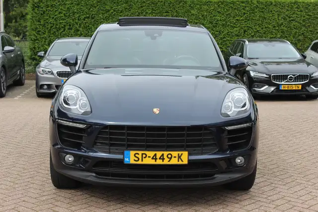 Porsche Macan view 8