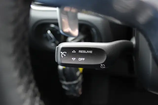 Porsche Macan view 30