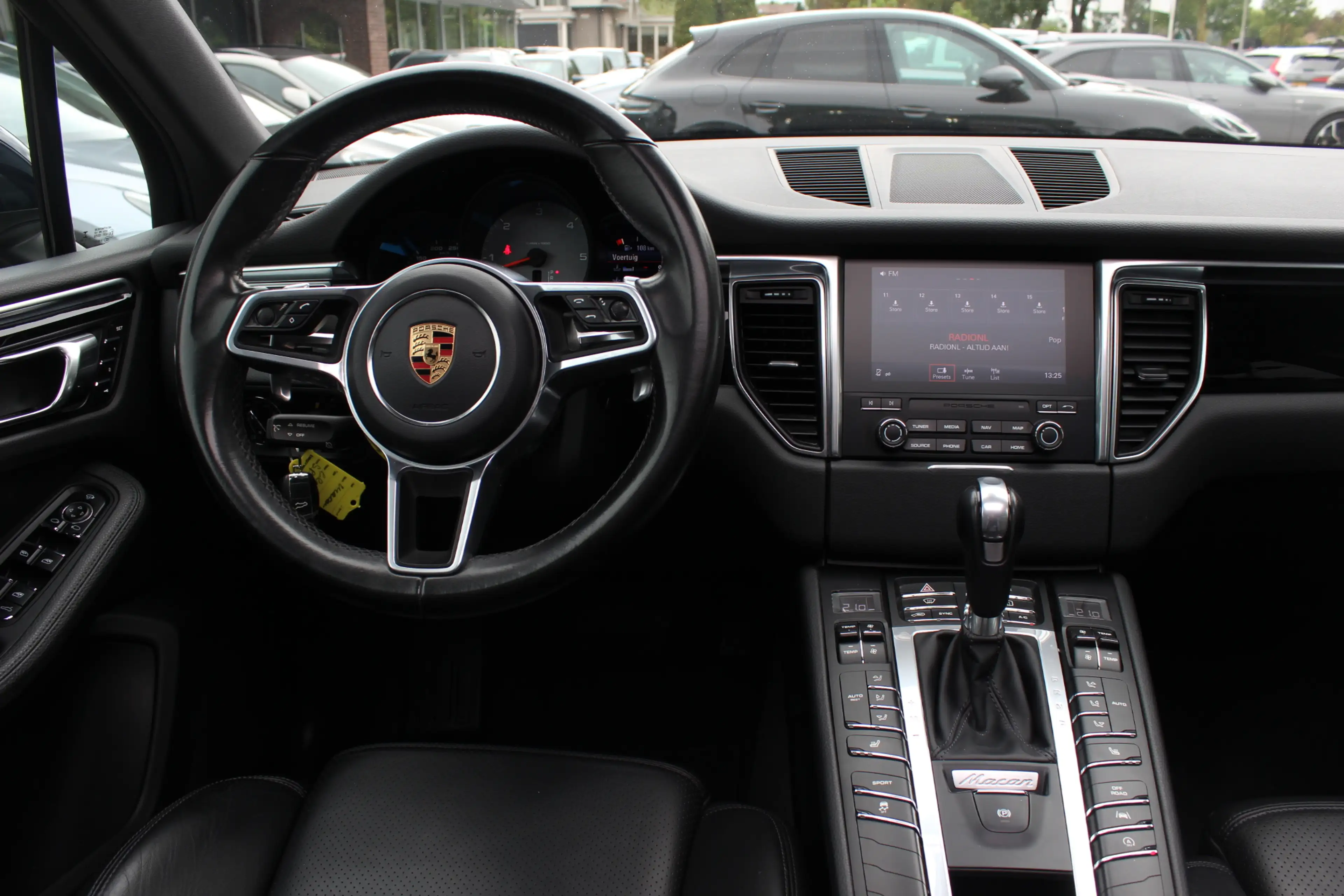 Porsche Macan 3.0 D S / Panoramadak / Adaptieve Stoelen / Parkee — photo 9