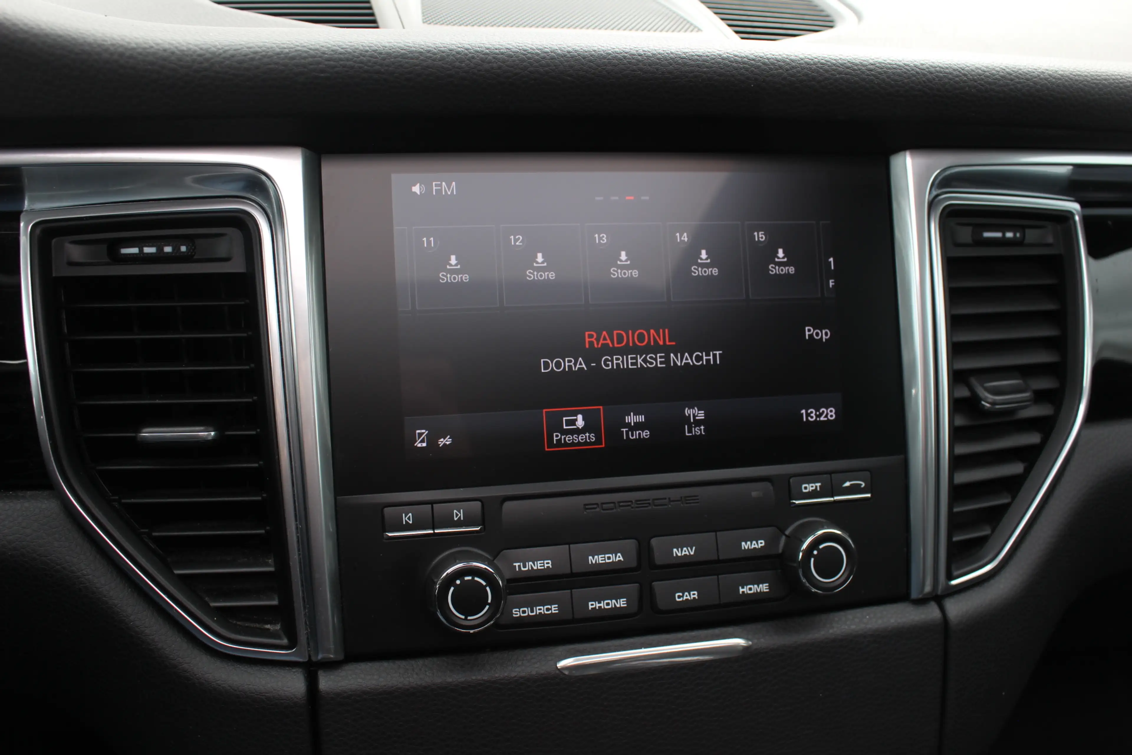 Porsche Macan 3.0 D S / Panoramadak / Adaptieve Stoelen / Parkee — photo 21