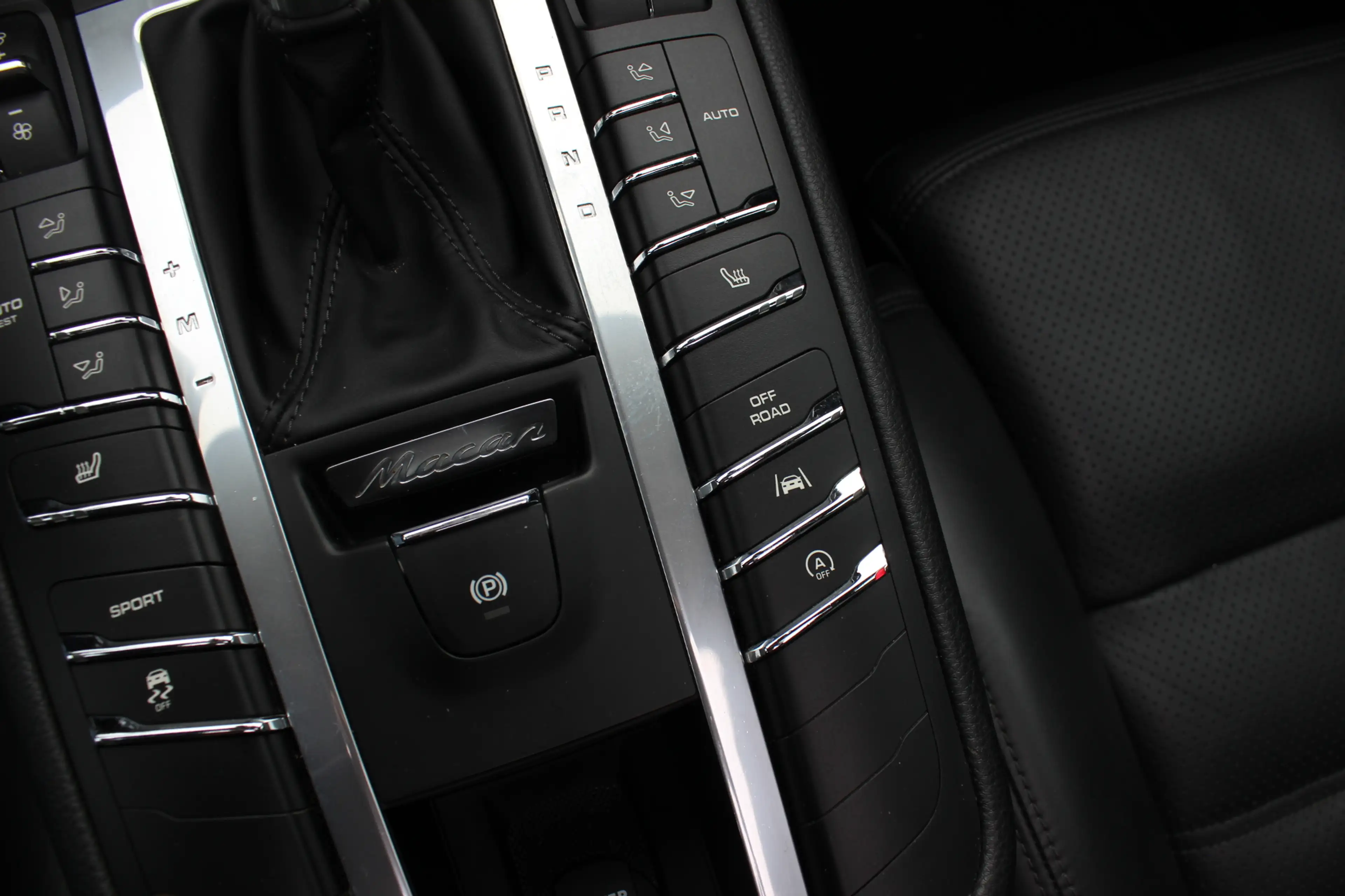 Porsche Macan 3.0 D S / Panoramadak / Adaptieve Stoelen / Parkee — photo 28