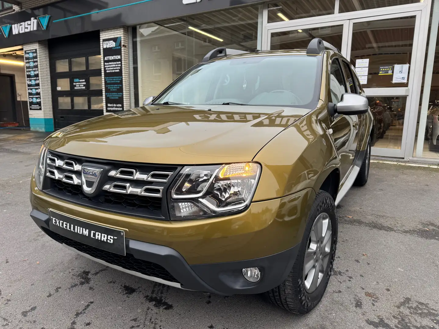 Dacia Duster 1.6i 4x2 Gps Jante Airco Très Propre Carnet Vert - 1