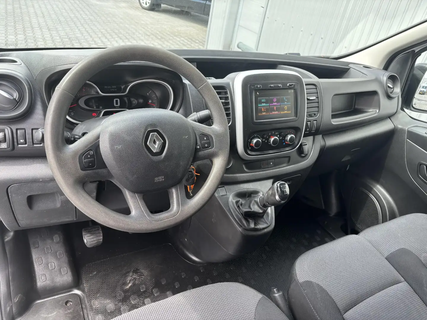 Renault Trafic 2.0 dCi 120 T29 L2H1*NAVI*CRUISE*A/C*HAAK*3PERS* Blanc - 2