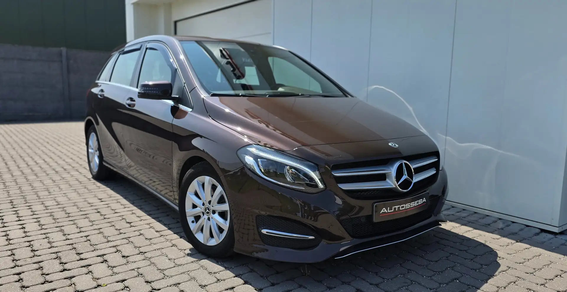 Mercedes-Benz B 200 d Business Solution Brun - 2