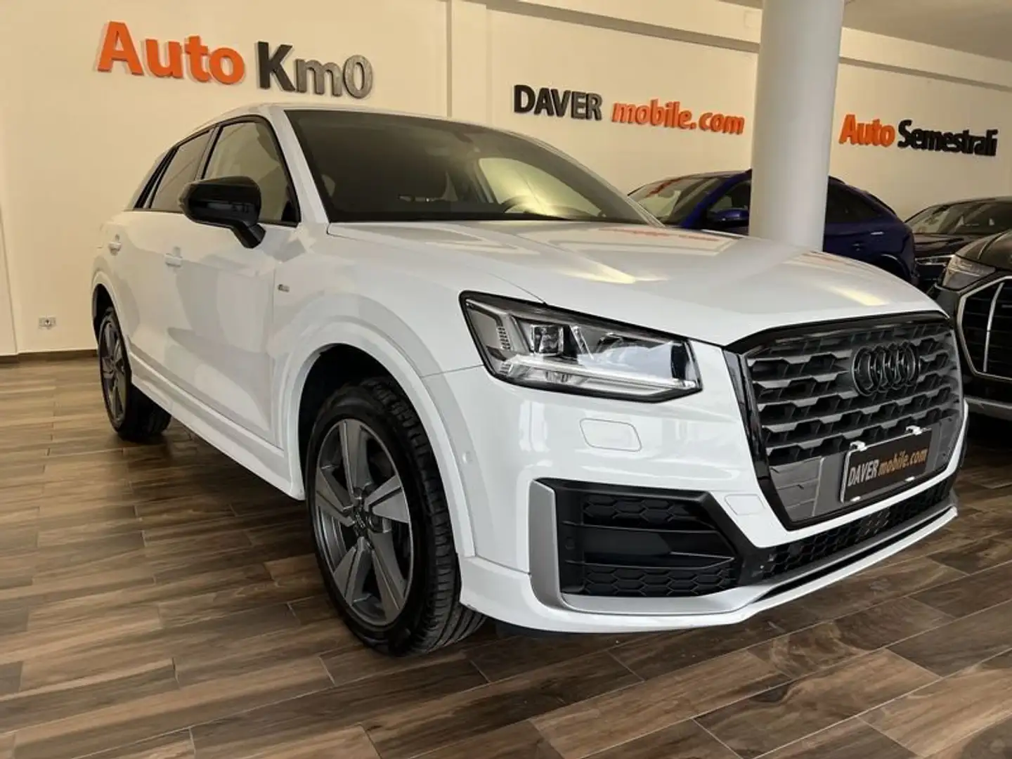 Audi Q2 35 TDI S tronic S line Edition Weiß - 1