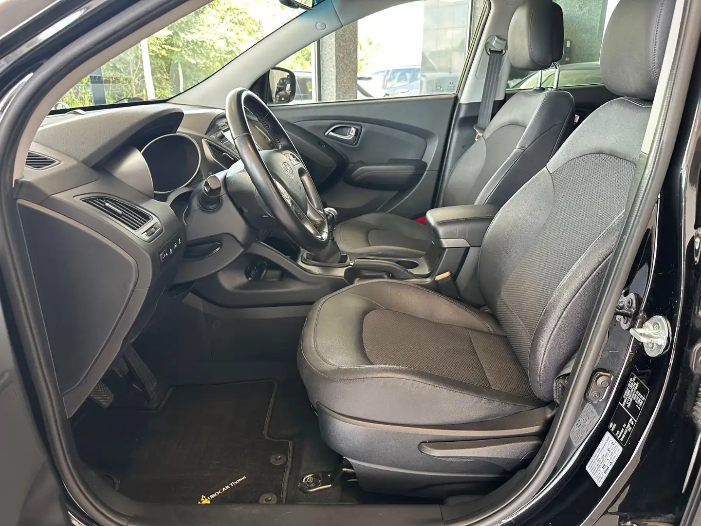 Hyundai iX35 1.7 CRDi Trend blue Pano Kamera Navi AHK Schwarz - 2