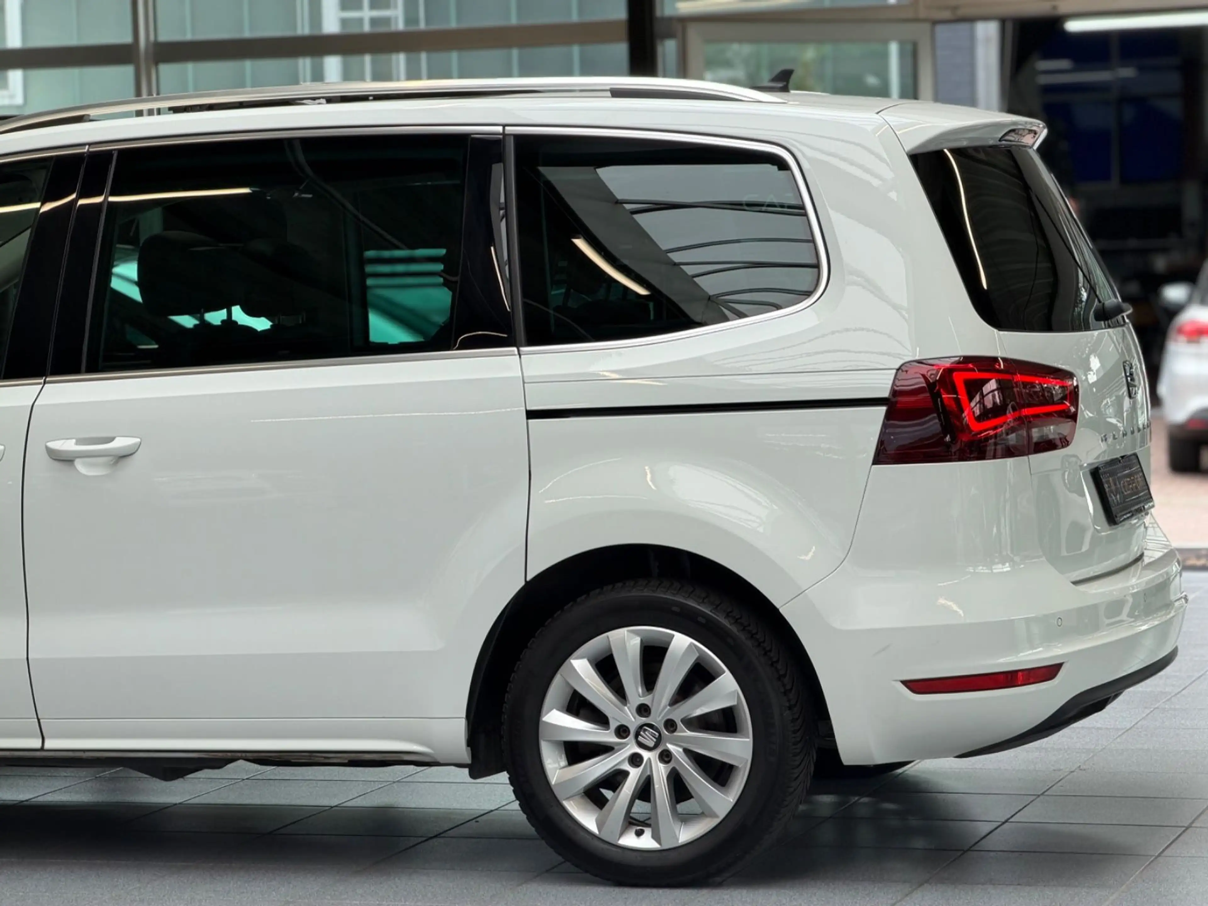 SEAT Alhambra Style 1,4 TSI Pano/Leder/AHK/CAM — photo 8