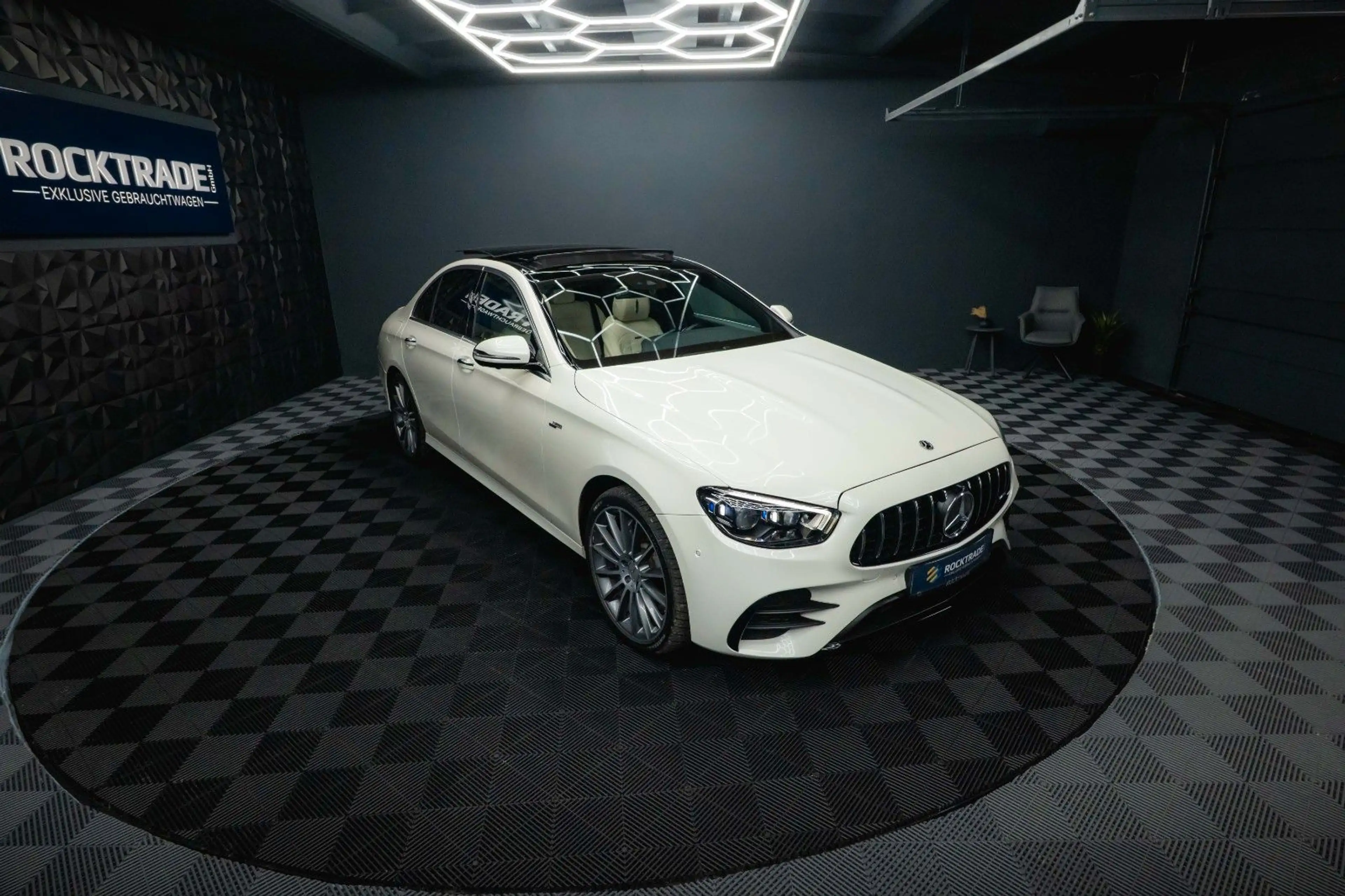 Mercedes-Benz E 53 AMG 4Matic+ Facelift Designo *ACC*Pano*360* — photo 10