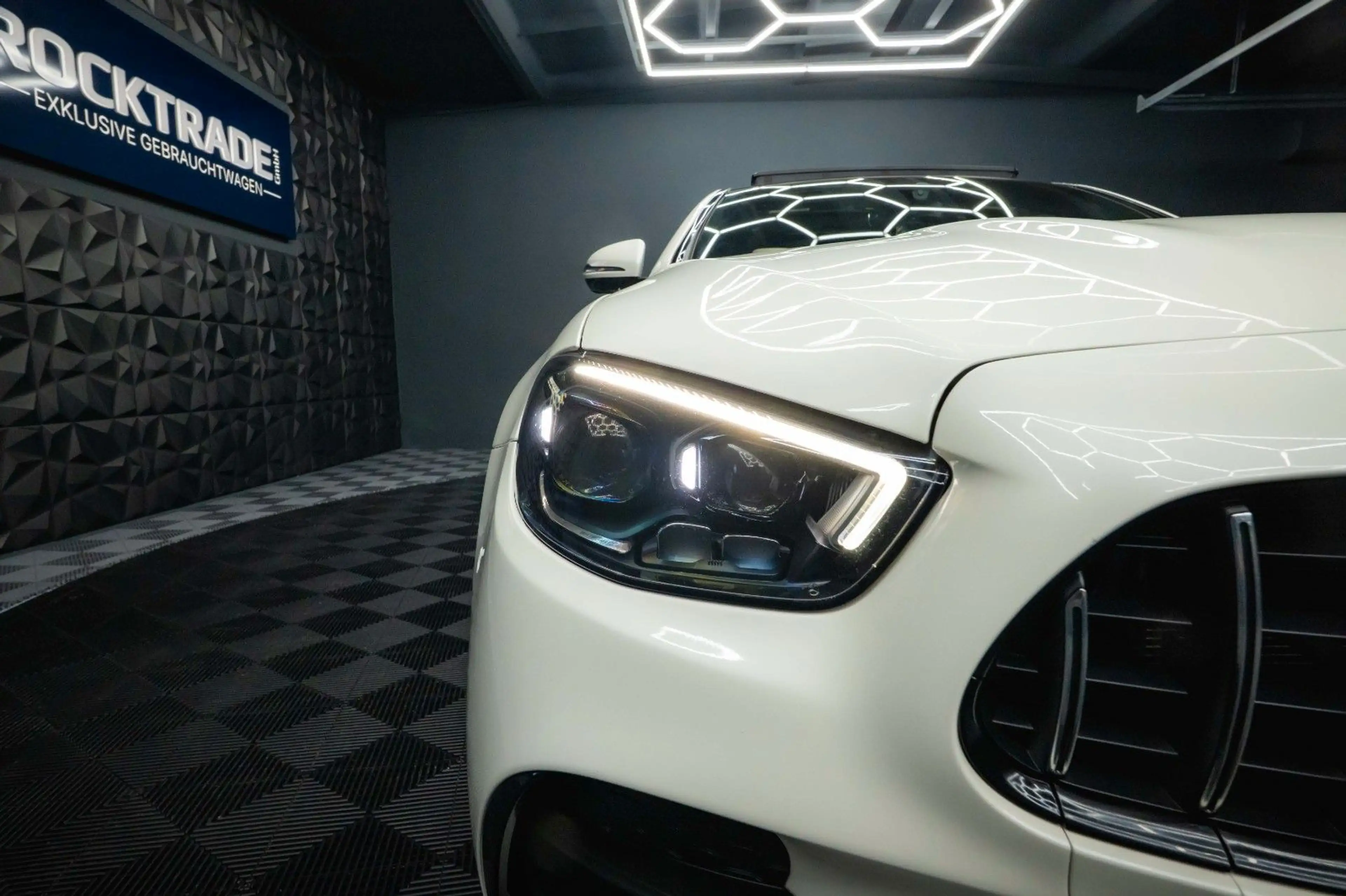 Mercedes-Benz E 53 AMG 4Matic+ Facelift Designo *ACC*Pano*360* — photo 6