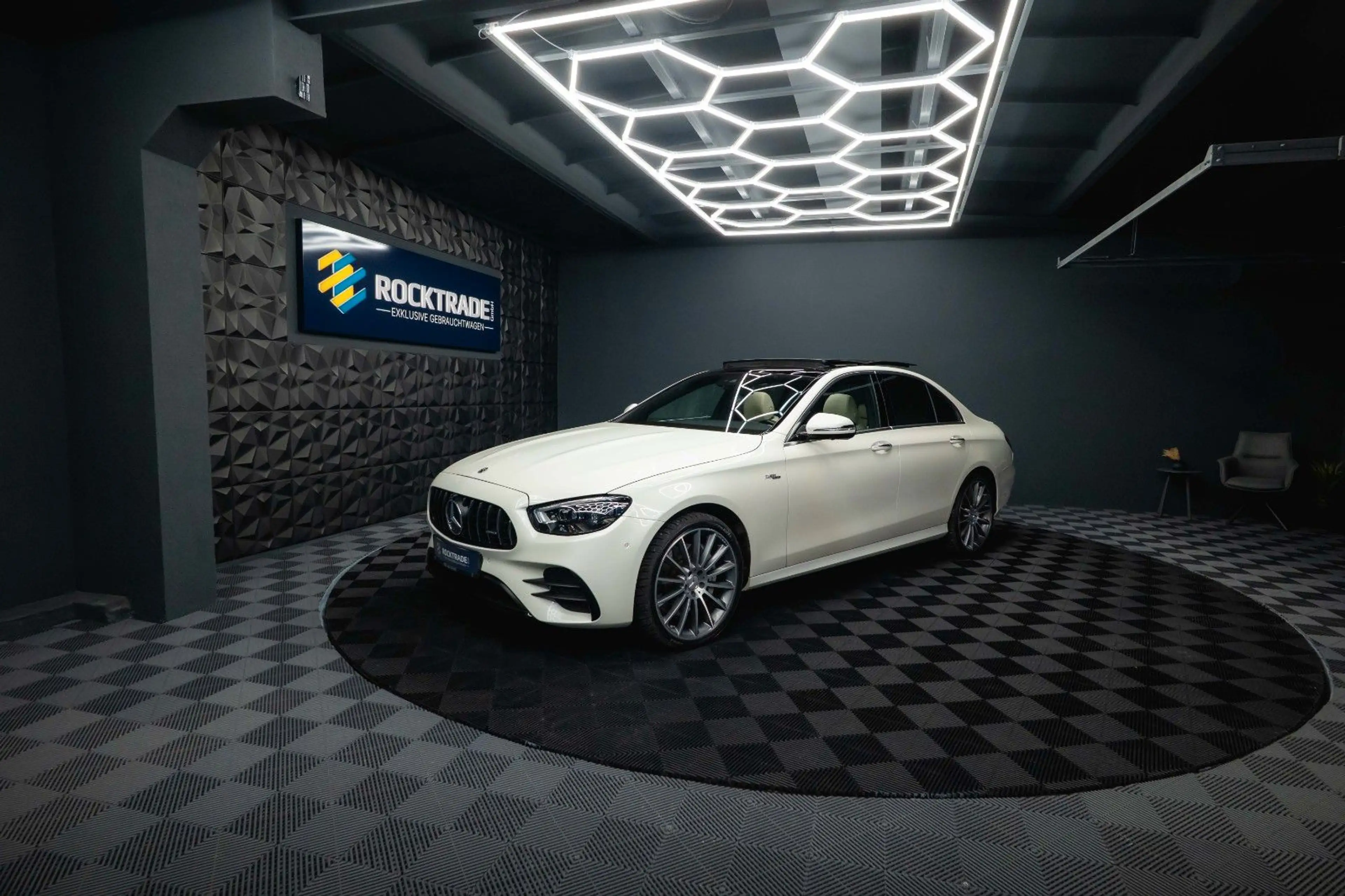 Mercedes-Benz E 53 AMG 4Matic+ Facelift Designo *ACC*Pano*360* — photo 3